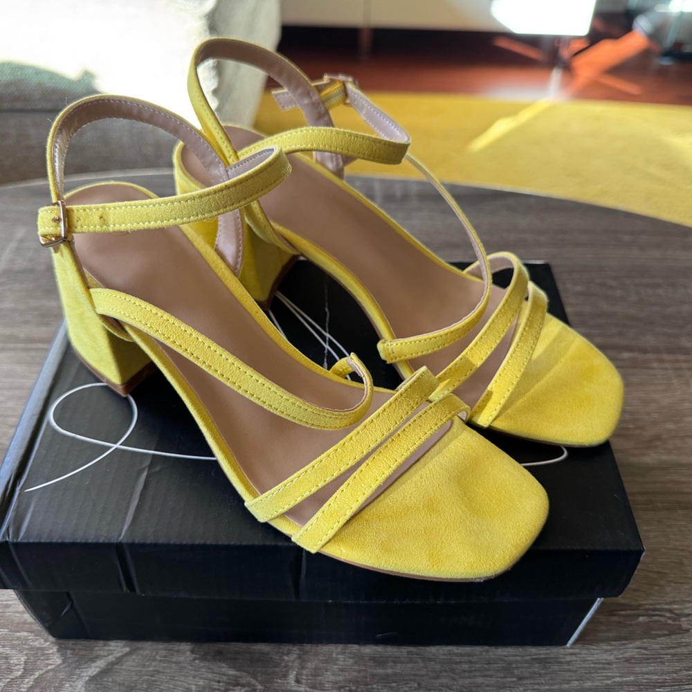 MySoft Yellow Women’s Strappy Heeled Sandal Size 6